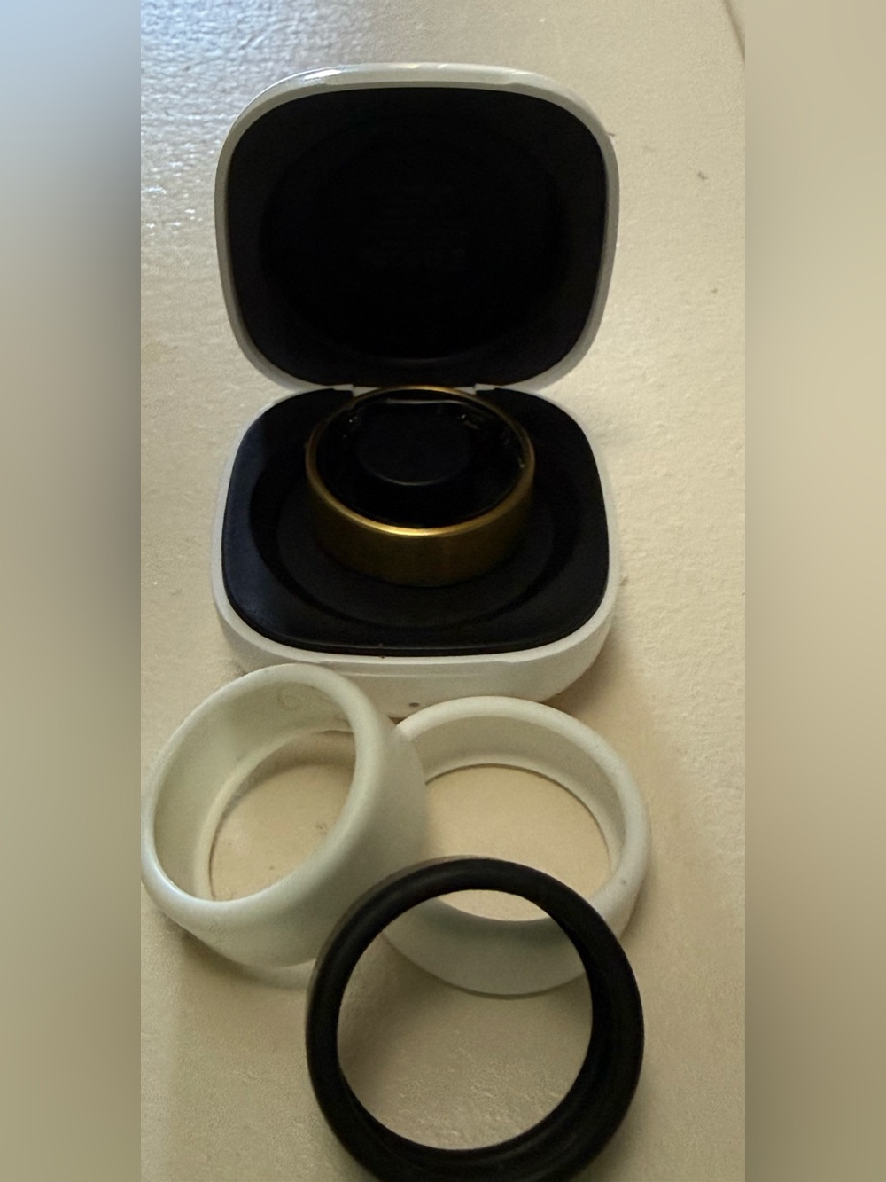 QALO Gold Smart Ring - Size 8 3 silicone guards included and white charging case